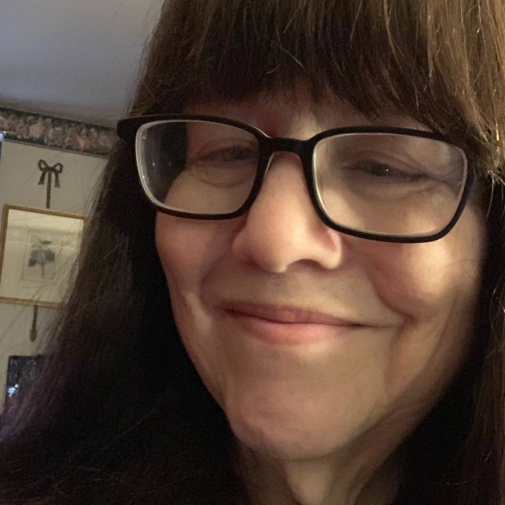 Meet your Posher, Laurie